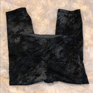 Black and Gray Patterned cropLeggings High Waisted